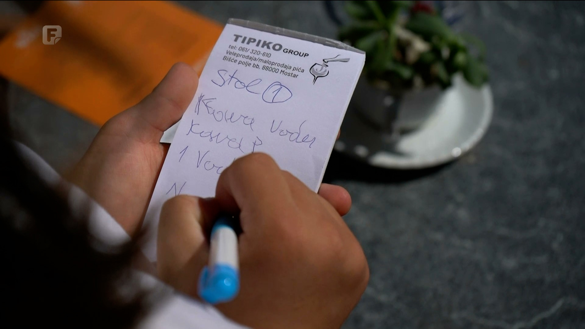 'Učim biti konobarica i šankerica' - pomoć osobama sa poteškoćama u razvoju za pronalazak zaposlenja